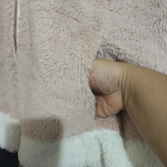 Cali 1850 3x Pink, black and white soft bomber jacket, zips and has pockets - Picture 2 of 3